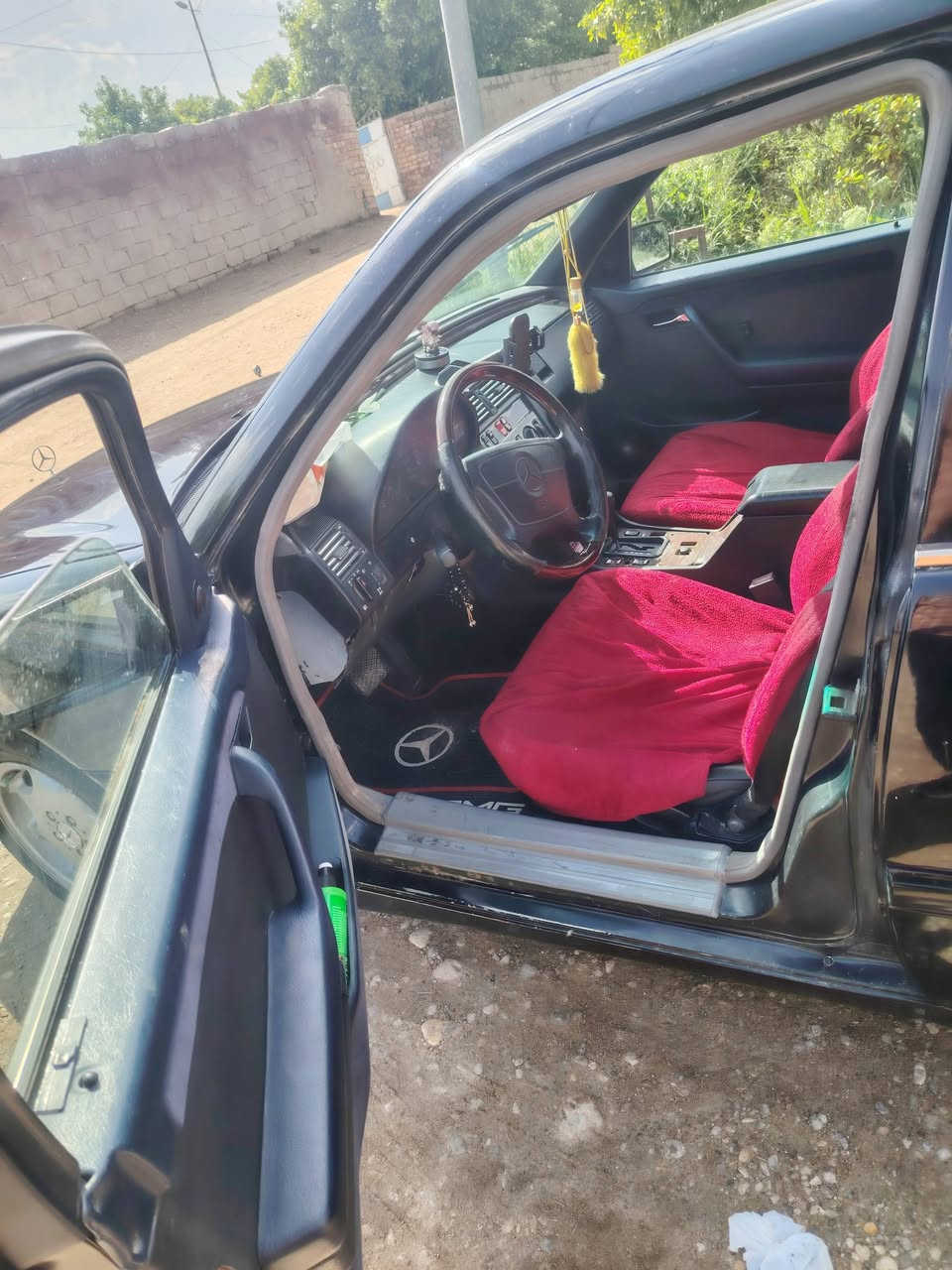 سلام عليكم
مارسدس بيبي شبح للبيع بغداد  
موديل 1994
محرك محور VVT 3000.  كير ومحرك جدد
حداديه جديده  
جام تحكم كهرباء 
تبريد شغال 
السياره جاهزه من كلشي 
السعر 55وبيه مجال 
للاستفسار ***********
