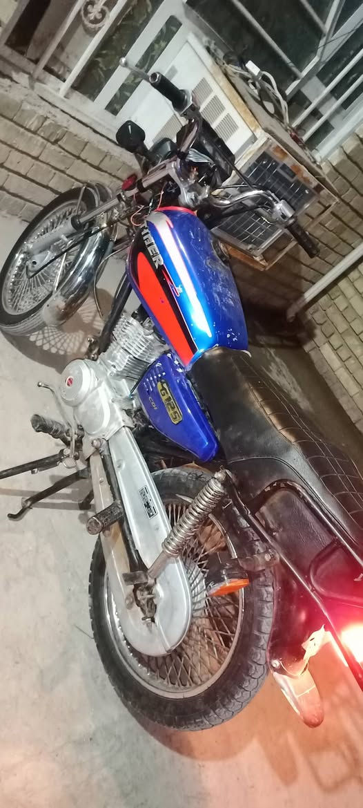 تايكر. موديل 2021 اوراق كوت أصولي 5 اوراق
مكينه تخبل وخرسه
450 وبيهه مجال بسيط 
مكانهه صويره
***********
