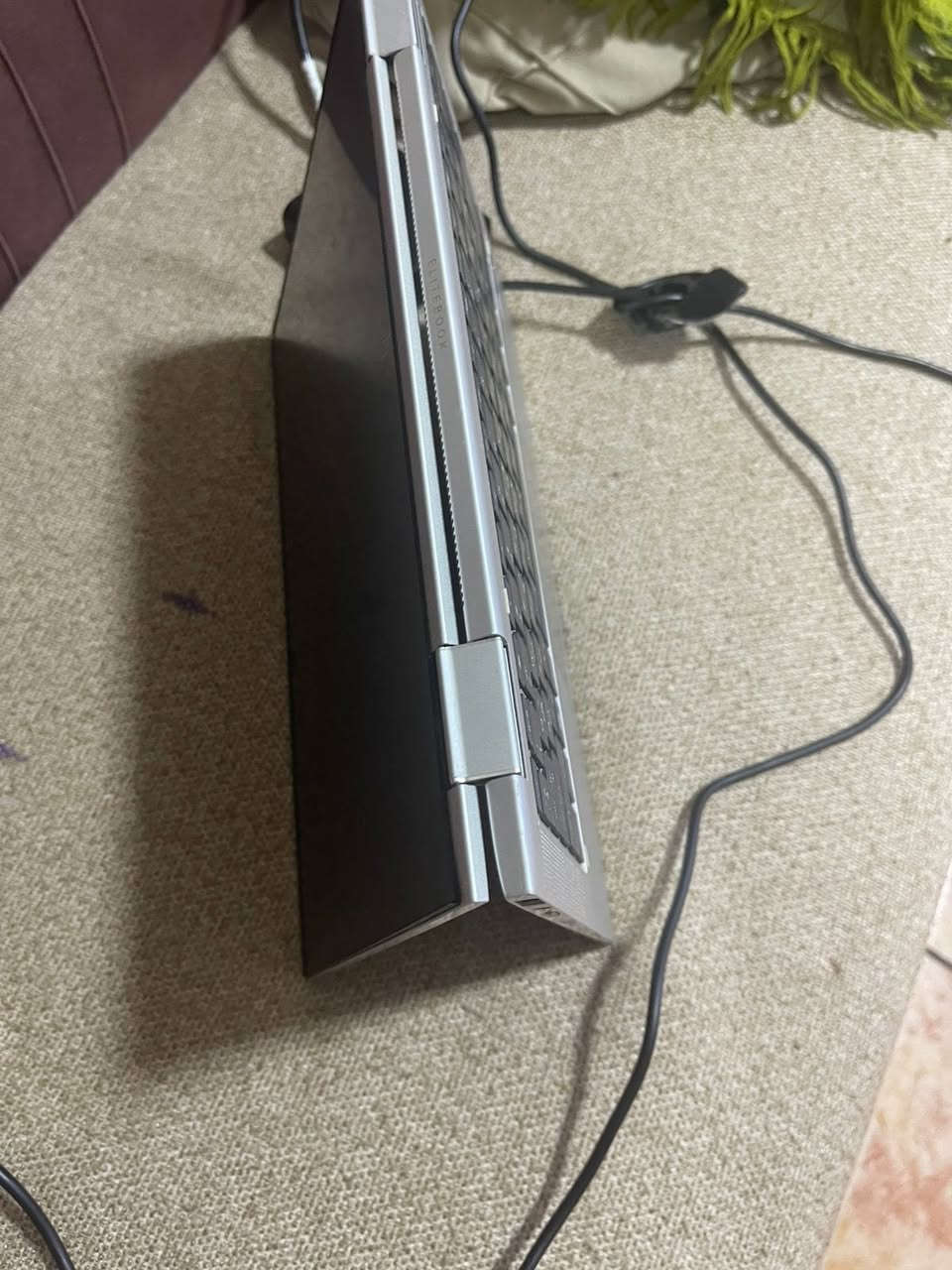 للبيع: لابتوب HP EliteBook x360 1030
شراء مباشر من السوق الامريكي وليست باله  

 الجيل الثامن ونظيفة جدا 

🔍 المواصفات:

المعالج: Core i7-8650U (أداء قوي وسريع).

الرام: 16 GB.

الهارد: 250 GB SSD.

الشاشة: لمس بالكامل (Touch) وتقلب 360 درجة لتتحول إلى تابلت.

البطارية: تشغّل الجهاز بحدود ساعتين الى ساعتين و نصف.

💵 السعر:550 ألف دينار و بي مجال 

المكان بغداد حي الجامعه 

للتواصل ***********
