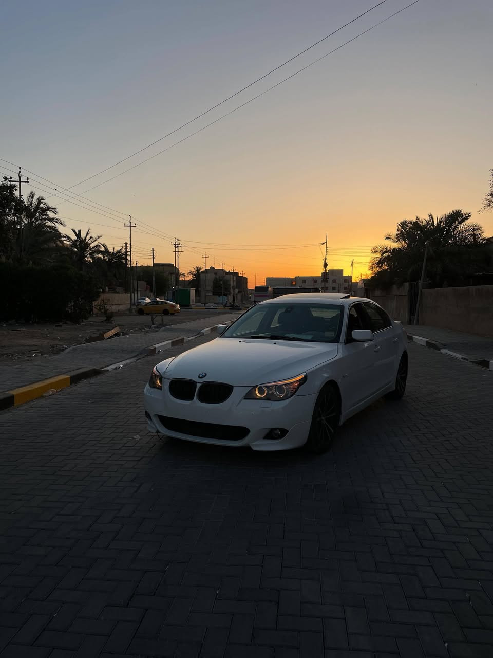 السلام عليكم 
e60/2008
محرك 30 نوزل قصير 
رقم مميز 
تبريد شغل 
وارد امريكي 
تحويل ممباشر 
بيه نقوصات بسيطه 
بيه صبغ باب وجاملق خلفي 
مكاني بصره بيع او مروس 
$115
***********
