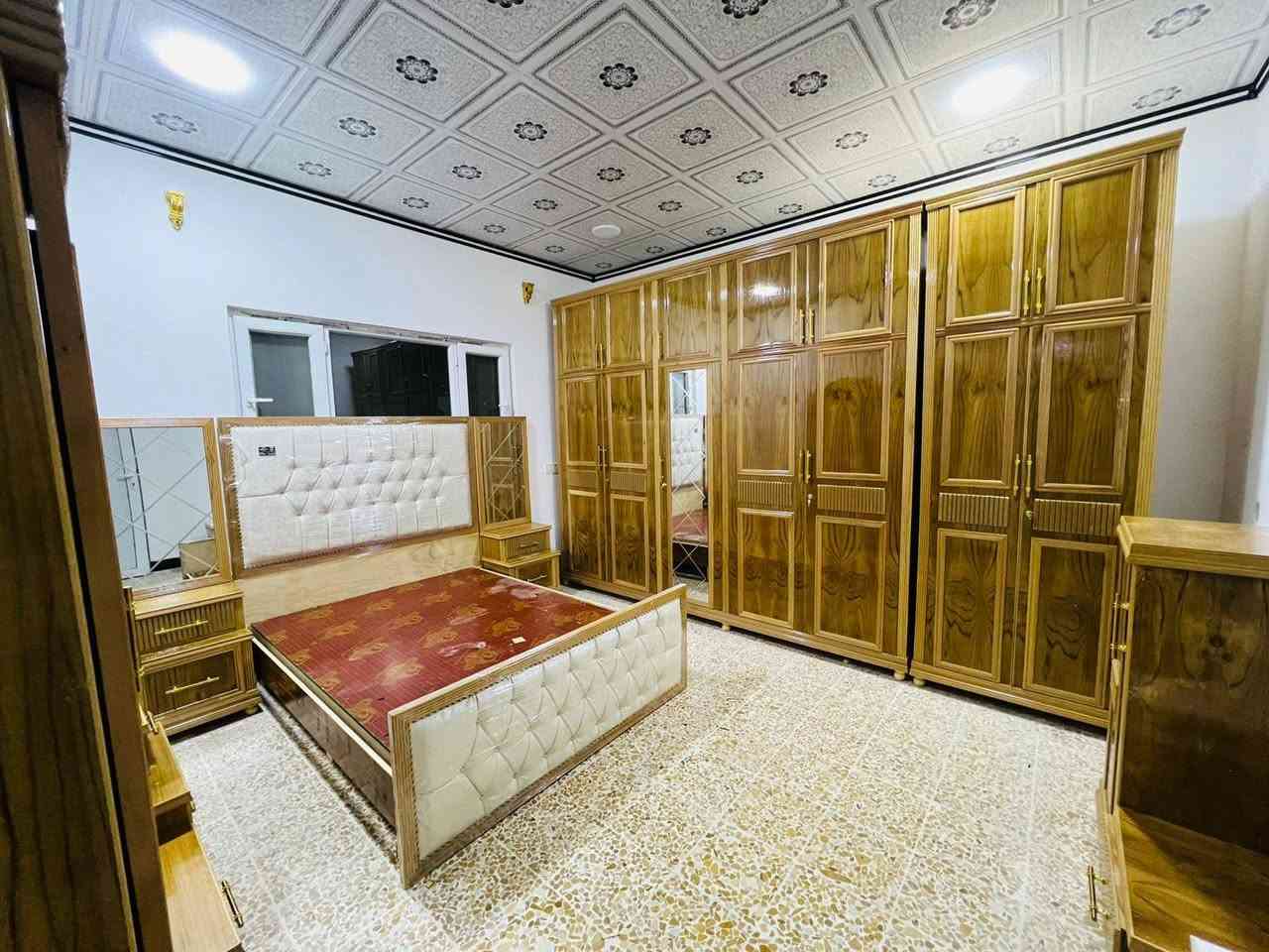 #قسط_غرفتك_براحتك
✔️ ويانا مدة التقسيط سنة و نص بدون مقدمة 
✔️ لحاملي ماستر كارد الرافدين من الموظفين و المنتسبين و المتقاعدين
✔️ يوجد فصال حسب الطلب
✔️ يمكنكم استبدال غرفكم القديمة بغرفة جديدة وتقسيط الفرق
✔️ غرف نوم باحدث الموديلات من خشب الصاج
📌العنوان : الموصل / الجانب الأيمن / الصناعة القديمة / اليابسات مقابيل ميزان البيادر 
📱اسياسيل : *********** (يوجد واتساب)
📱 كورك : *********** (يوجد واتساب
