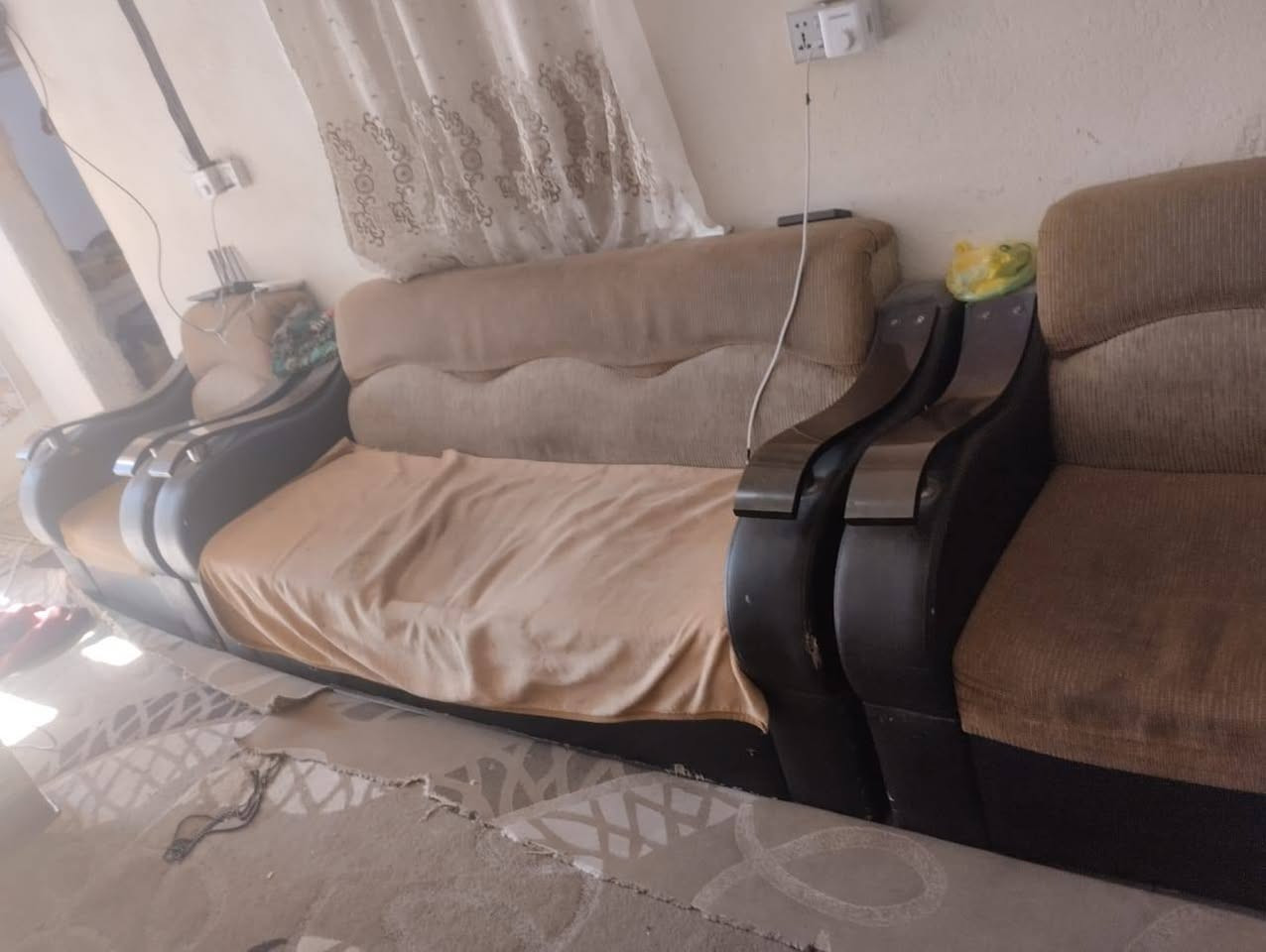 #ناصرية_الشهداء_شارع_النص
٦ قطع تخم السعر فقط ٧٥ لحك والله بلاش يردون يجيبون جديد الناس.***********
