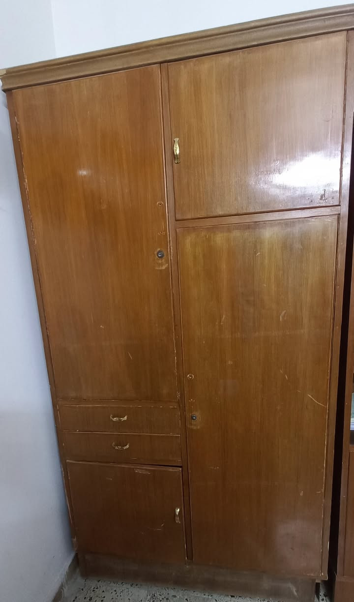 السلام عليكم
غراض للبيع صورهن مرفقة المكان بغداد الغزالية للتواصل *********** السعر المطلوب ١٥٠ الف قفل
كنتور
بوفية
ميز تواليت
سريرين
