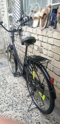 بايسكل بناتي للبيع لون اسود حجم ٢٦ موديل ١٦ بايسكل نضيف كامل مكمل جامل...