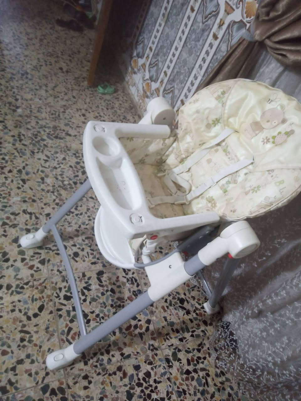 كرسي  طعام الاطفال  ماركه  يتحمل وزن وبي عجلات   ومستويات ومنام  للطفل
تحكم ب مستوى الارتفاع 
 مكان بغداد شعب


**إذا كنت صاحب هذا الإعلان وتريد حذفه لأي سبب، رجاءا أرسل رسالة إلى الدعم الفني**