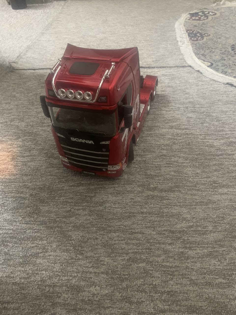 كل عام وانتو بخير
خوان عندي هيكل مال تريلة سكانيا 
بلا خريطة وبلا كونترول وبلا اي غراض يعني بس هيكل اللي تفيدو خلي يراسلني خاص 
السعر خاص 
والله اكو ولد كان يريدا بس ما يقبل يجاوب على الرسايل 
الهيكل كثير نظيف وهاي الصور مالتو 
مكاني موصل ما عندي توصيل لان والله ما اعرف بهاي الشغلات مال التوصيل بس إذا تصير قسمة احد انشالله ابعثها الو عن طريق صديقي


**إذا كنت صاحب هذا الإعلان وتريد حذفه لأي سبب، رجاءا أرسل رسالة إلى الدعم الفني**