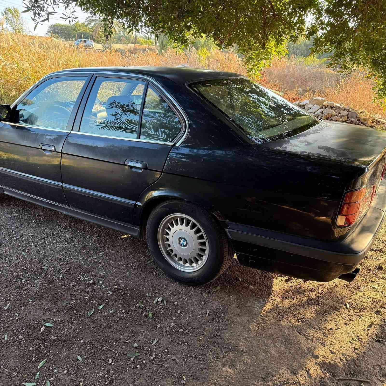 سلام عليكم بي ام دبليو للبيع 535i
سياره بدون حادث سيارة نضيفه معتنين بيه حيل 
مواصفات السياره...
1- فتحة سقف 
2- حساس امامي 
3- كشنات كهربائي 
4- كشنات تفئه و تبريد 
5- تبريد شغال عل السويج ثلج ❄️ 
سعر سياره...
.  49 ورقة وبيه مجال للطيبين.
رقم ***********
