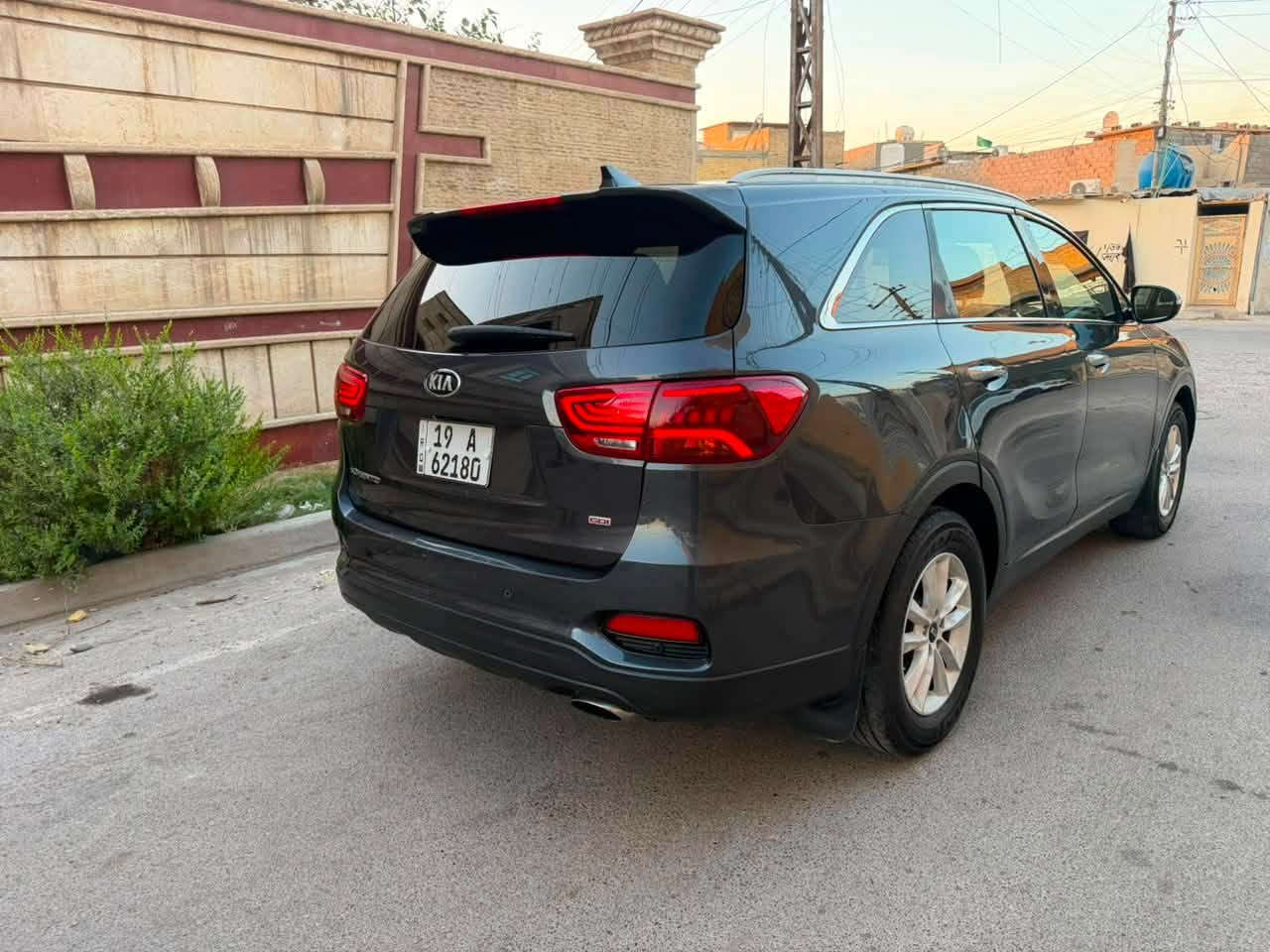 للبيع سورنتو موديل 2019 وارد امريكي حادثه طخات بدون دواخل جاملقات بيها 4مكانات صبغ اماميه وباب محرك 2400 محرك وكير مكفولات 7راكب شاشة تخم تاير صدر تبريد سيارة جديدة رقم كربلاء بسمي سعر 133 ورقة مكان سيارة بغداد الرصافة رقمي ***********
