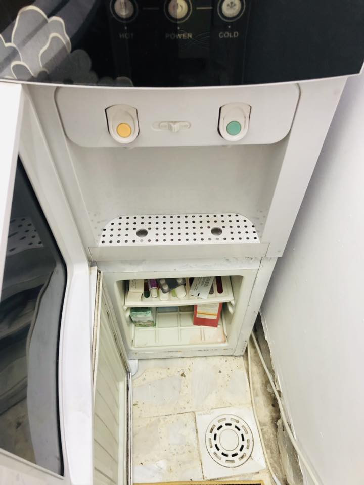 السلام عليكم للبيع غساله الحافظ ١٢ كيلو براد ماء شغال حار وبارد ونظيف كلش السعر٢٥٠وبيهن مجال الشراي يتصل ***********
