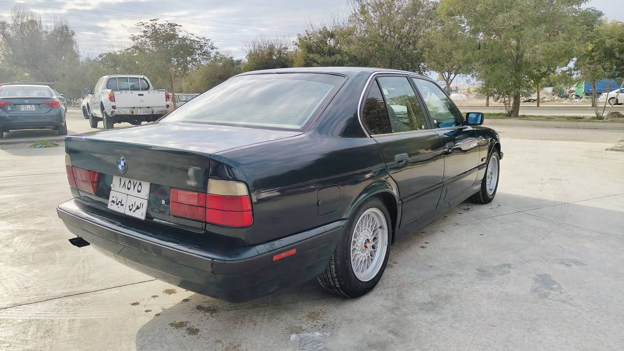 بئیم 525 مۆدیل1992بێ لیدراوە بی سارد تازە بۆیاخە سە یاریە کی زۆر جوانە سلایتە مکینە و گێری تبریتو تە تفیەە
چوار تایە ویلی لۆکە  بشە رت تحویل خرامە بشە رت
...سعر 60 معاملە
 شوین کلار ::ژم***********
