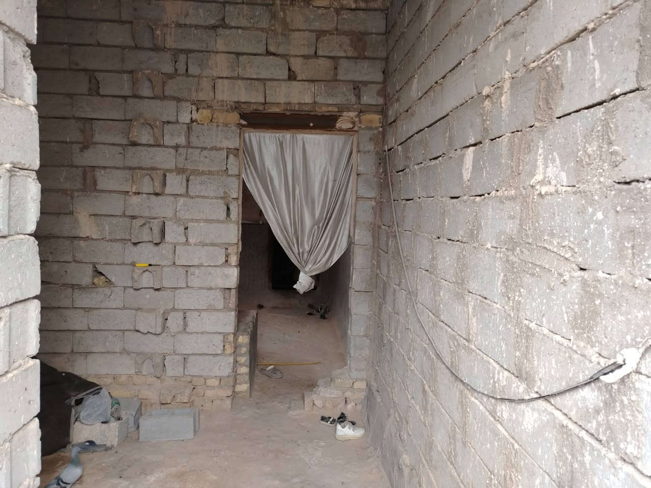 بيت للبيع مساحه 100م مكان كوفه شارع المعمل شارع السبيس السعر 17 او بي مجال للطيبين ***********)) ***********
