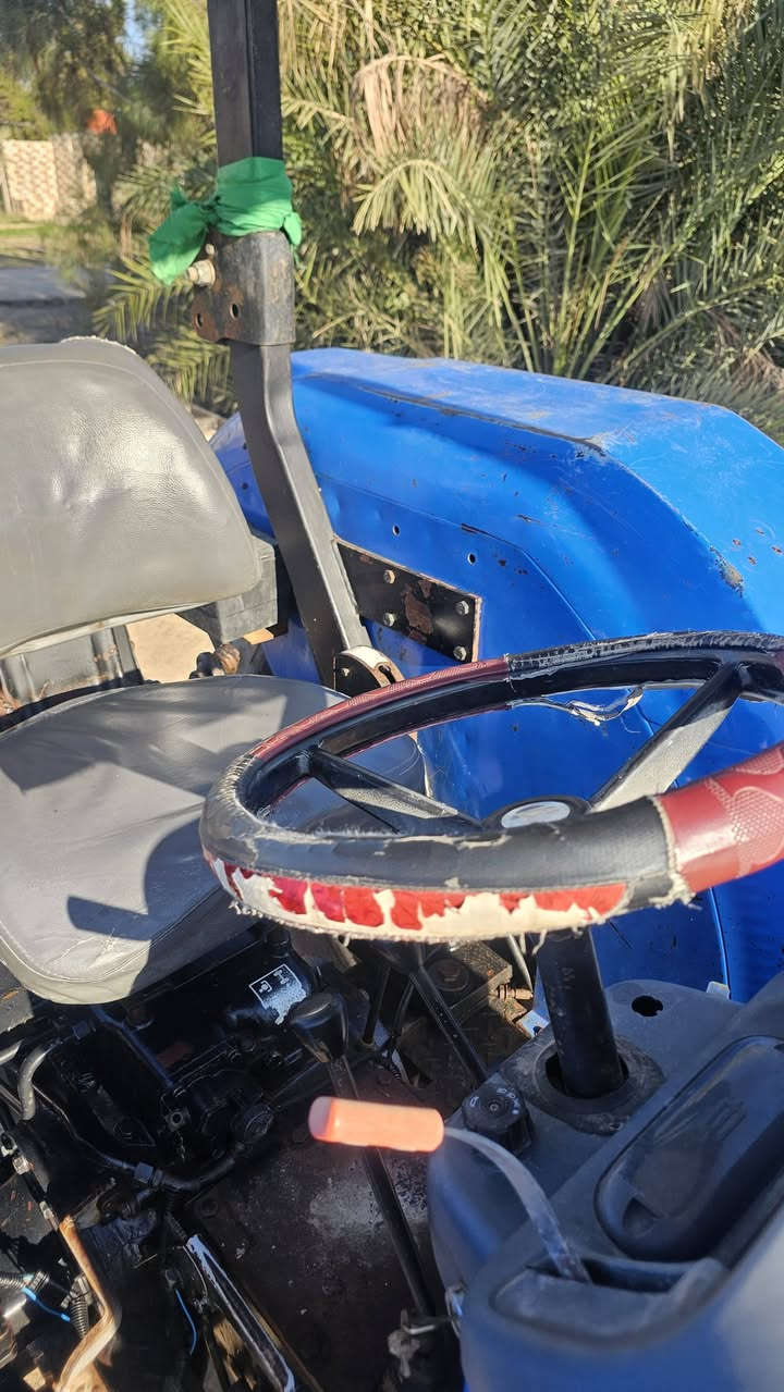 ٢٠١٢ بدون جديده مكفوله من الخياس كير وكسن وجهاز شركه بم ومحرك جدد السعر ١٦ وبيه مجال لشراي مكاني ديونيه  ***********
