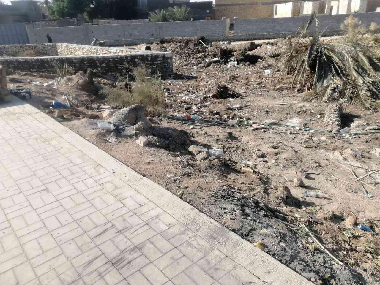 .سلام عليكم قطعه للايجار  بشارع المسبح واجهية 15م ونزال 10 م
للاستفسار الاتصال على الرقم ***********
