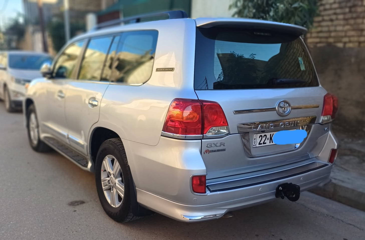 لاندكروزر ٢٠١٣
نظيفة ومكفولة من الصبغ 
للتواصل مع صاحب السيارة 
الاتصال فقط لمعرفة السعر 
***********
