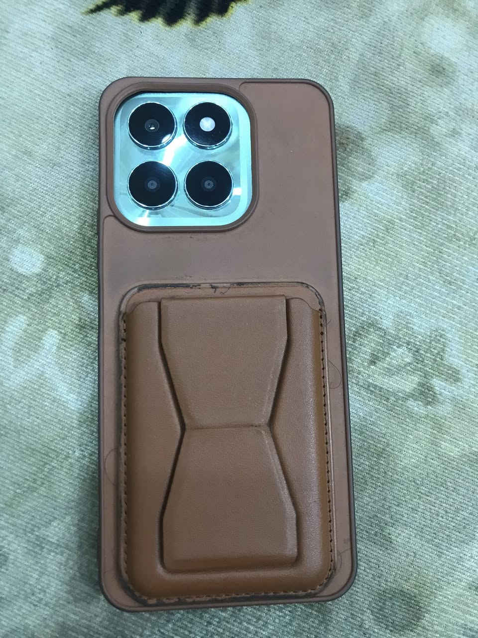 سلام عليكم جهاز للبيع هونر اكس 6 ذاكره 128كلشي شغال ما بي اي شي جهاز نضيف مكاني مدينه الصدر رقم ***********
