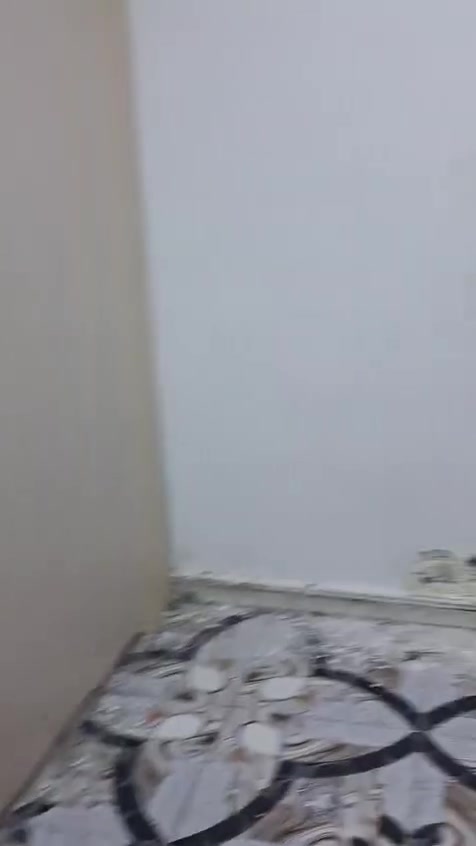 دار في الزبير حي الشهداء تجاوز مشمول بالطابو على شارع تجاري 40متر المنطقة كلها تجاريه يصلح محل تجاري او سكن يحتوي على غرفتين وديوان وصاله ومطبخ وصحيات مشتركة الواجهه 5 ونص والداخل 6 متر  والنزال 18 متر بيت سقف سندويج مع سقف ثانوي الارضيه سيراميك الجدران معجون وصبغ اوف وايت بيت كامل من كلشي السعر 22وبي مجال وينباع اقصاد 15 مقدم والشهر 500


**إذا كنت صاحب هذا الإعلان وتريد حذفه لأي سبب، رجاءا أرسل رسالة إلى الدعم الفني**