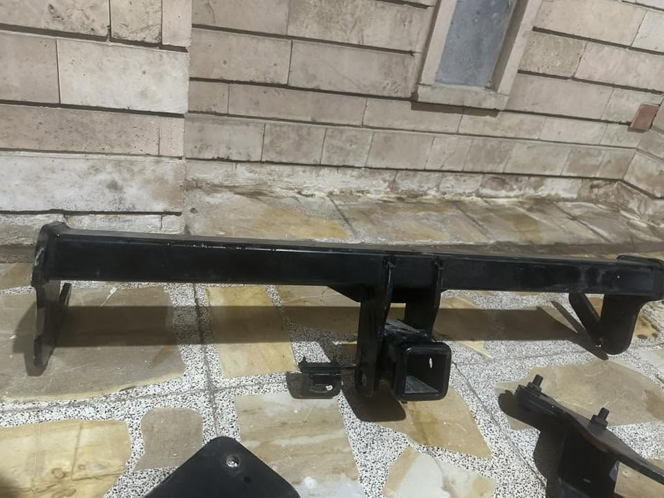 السلام عليكم
هوك راف فور للبيع موديل ١٩-٢٤ اصلي مفتوح من سيارة بي هذا الفطر وشويه عواج مثل ما موضح بالصور 
بغداد / المنصور 
***********
