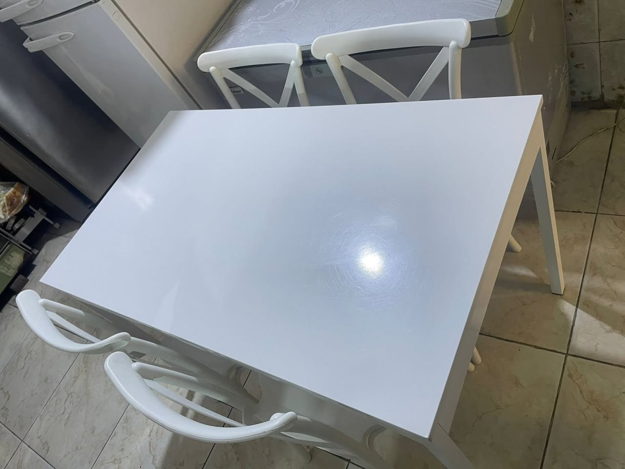 ميز طعام جديد اربع كراسي قياس ١٢٠ تقريبا سعر ١٠٠ الي يريدة يعلق وادخلة


**إذا كنت صاحب هذا الإعلان وتريد حذفه لأي سبب، رجاءا أرسل رسالة إلى الدعم الفني**