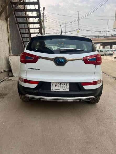 سبورتج موديل 14 الشركه العامه ماشيه 142 كيلو مكفوله كفاله عامه من الصبغ والبارد بيه خسفه بالجاملغ الخلفي فقط بدون تصليح السياره رقم بغداد 
باسم صديقي للاستفسار الاتصال على الرقم 
*********** حلة
