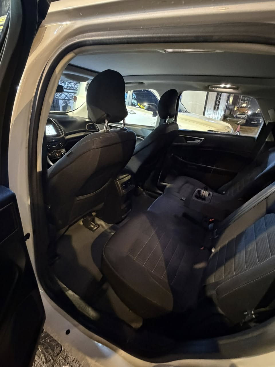 السلام عليكم فورد ادج موديل 2016محرك 4سلندر 2000تيربو السياره مكفوله الدعاميه مرشوشه
السياره فول بصمه بانوراما تشغيل عن بعد مبدل اول بم الرقم ***********
