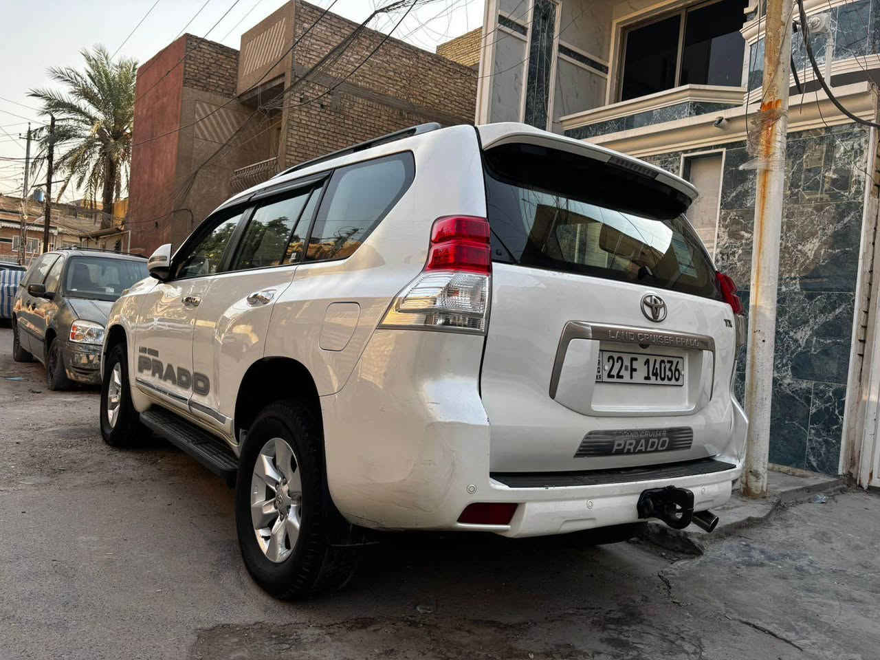 السلام عليكم للبيع برادو ٢٠١٠ مكفولة كفالة عامه من الصبغ والتبديل والضربة ماعدة بارد على كد ٤ اصابع مرفق بسونر نصف فول  رقم اربيل بسمي 
مواصفات 
٤ سلندر 
٣ قطع تبريد 
٧ راكب 
كشنات جلد 
حساسات اماميه خلفية 
٣ شاشات 
صدر  وتخم تاير جديد 
ترايك وين ميعجبك 
السعر ٢٢٥ 
مكاني بغداد الشعب شارع عدن 
*********** ابو حسن
مكلف بالنشر Colombo, Sri Lanka
