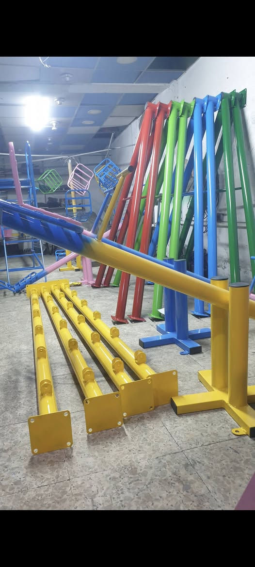 الي استغلوكم بالاسعار غصبآ عليهم نزلو الاسعار 
بس انتبهو العابهم حديد خفيف مو مثلنة ٢ ملم اخبله والله هههههههههههه
‏‪***********‬‏ توصيل مجاني داخل بغداد
