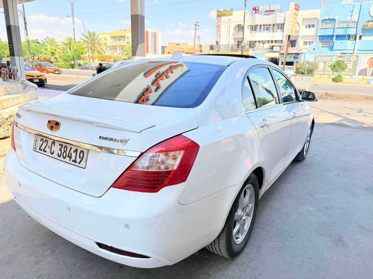 امكراند موديل 2013 فول مواصفات  اوتماتيك سلايت حساس خلفي شاشه ايباد كامرة خلفي كير ومحرك شرط سنوية جديد لحد 2028شرط تحويل جاملغ خلفي بيها شبر خلف سايق باب سايق صبغ هلال خلفي سكن بيها شبر صدر جديد تيارات جديد تبريد ثلج تدفئة شغال كهربائيات كلها شغال سيارة مال بيت بدون نواقص عنوان كركوك طريق بغداد يم حلويات اطلس السعر /58وبيها مجال بسيط رقم *********** كركوك, العراق
