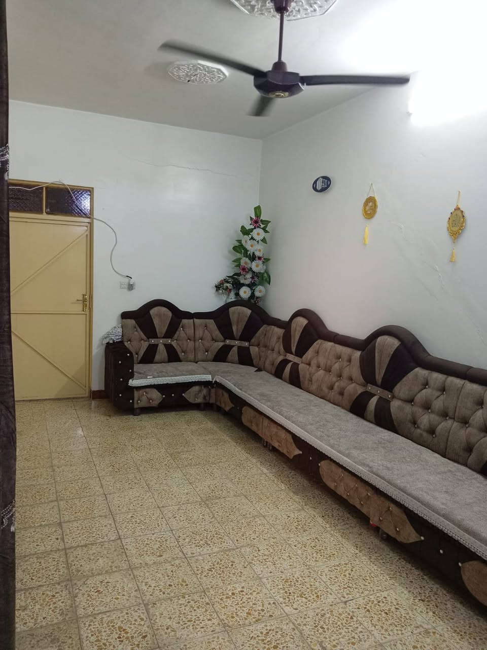علق بتم يوصلك السعر ......💸💸
#عقارات_مرجان_البحر 💦
دار للبيع 🏘
الموقع 
حي الكرامه 👌
قرب النجارين  او مركز باب شمس☑️
تفاصيل الدار📍
ملك صرف 📜
  3غرف نوم 👍
هول  استقبال ✅
صحيات مطبخ 🍽
للستفسار الموصل 
#مكتب_مرجان_البحر 
عنوان المكتب 
#سايدين_الميثاق_قرب_المجسر
#مقابل_ماركت_النور
#عماره_جاكيت_اوربي 
او الاتصال 
#***********اسيا_واتساب 
#***********كورك

____

