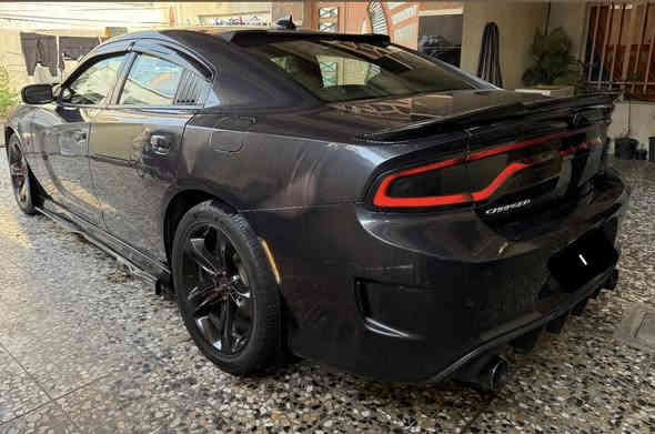 جارجر 2018 RT 
محرك 5700 
فول مواصفات عدى الفتحة 
كشنات تدفئة تبريد 
موصفات الrt معروفة 
حادث فقط دعامية بدون شواصي ولغود 
وبل عراق صار بيها بابتين صبغ اثر شخط بدون فتح بدون بارد 
محدث srt 
السيارة جديدة بمعنى الكلمة 
محرك كير كفالة 
السعر 193$ 
الهاتف ***********
مكان السيارة بغداد/الكرخ
