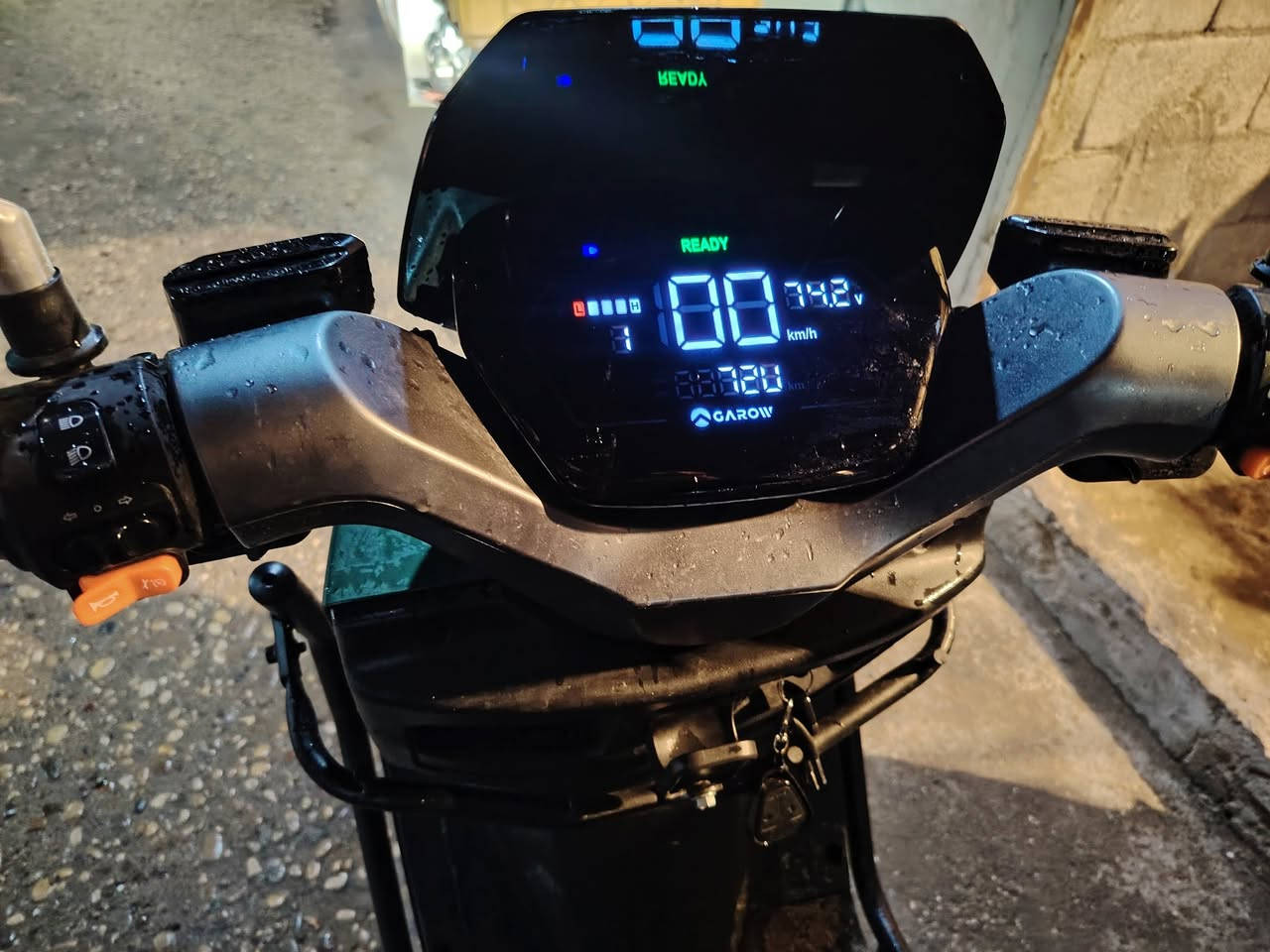 سلام عليكم دراجه شحن للبيع صارله اربع تيام مال وكيل وهذه رقمي ***********
