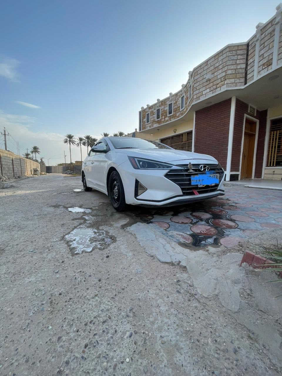 النترا 2019 
تحكم ستيرن 
أشاير بل مري 
سبورت 
مكينه 2000دوش 
شاشه كامره 
مري كهرباء 
كير ايتي 
ويل كب لايت زنون عدسه
اتصال /***********
السعر /127 وبيها مجال بسيط
