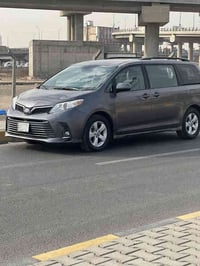 للبيع – تويوتا سينا Toyota Sienna موديل 2019  تفاصيل السيارة: • المودي...