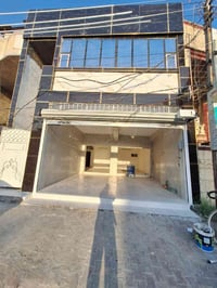 محل 120م مع مخزن وحمام وشقه ثلاث غرف وصاله 0ومطبخ وحمام07708833867