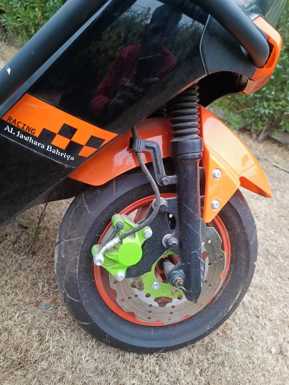 عندي هذا دراجه شحن اشتريته جديد بلكارتون  مستخدم أقل الشهر دبل سويج تشغيل عن بعد ويشتغل بلكارت
تاير عريض دبل دسك
اسمه تيسلا يمكن ماعرف بي اني أخذته بمليون و٢٠٠
سبب البيع اشتريت سياره وماحتاجه خلي سعرك اذا عجبني شايف خيره
استفسار***********
