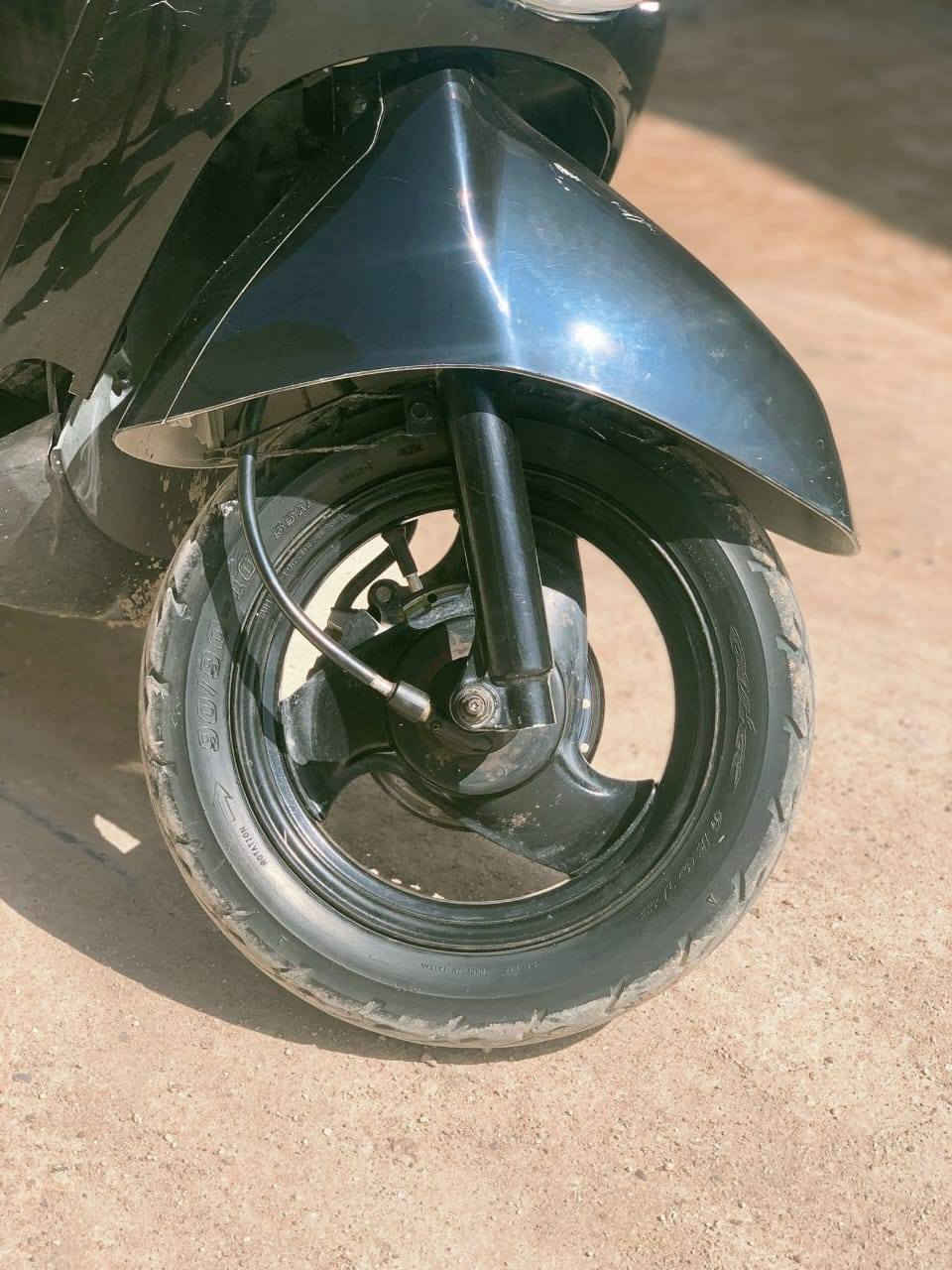 السلام عليكم 
ماكس بوليس (نوزل) موديل 2009🛵
مكينه مفتوحه مره وحده
بيهه لايت زنون اصلي🚥
بريك دسك شغال
كفرات شوفت عينك
كهربائيات كلهه شغاله
بيهه صوت كلش خفيف (فيلس)
العنوان كربلاء طريق بغداد
السعر.    700. وبيهه مجال بسيط
تواصل خاص


**إذا كنت صاحب هذا الإعلان وتريد حذفه لأي سبب، رجاءا أرسل رسالة إلى الدعم الفني**