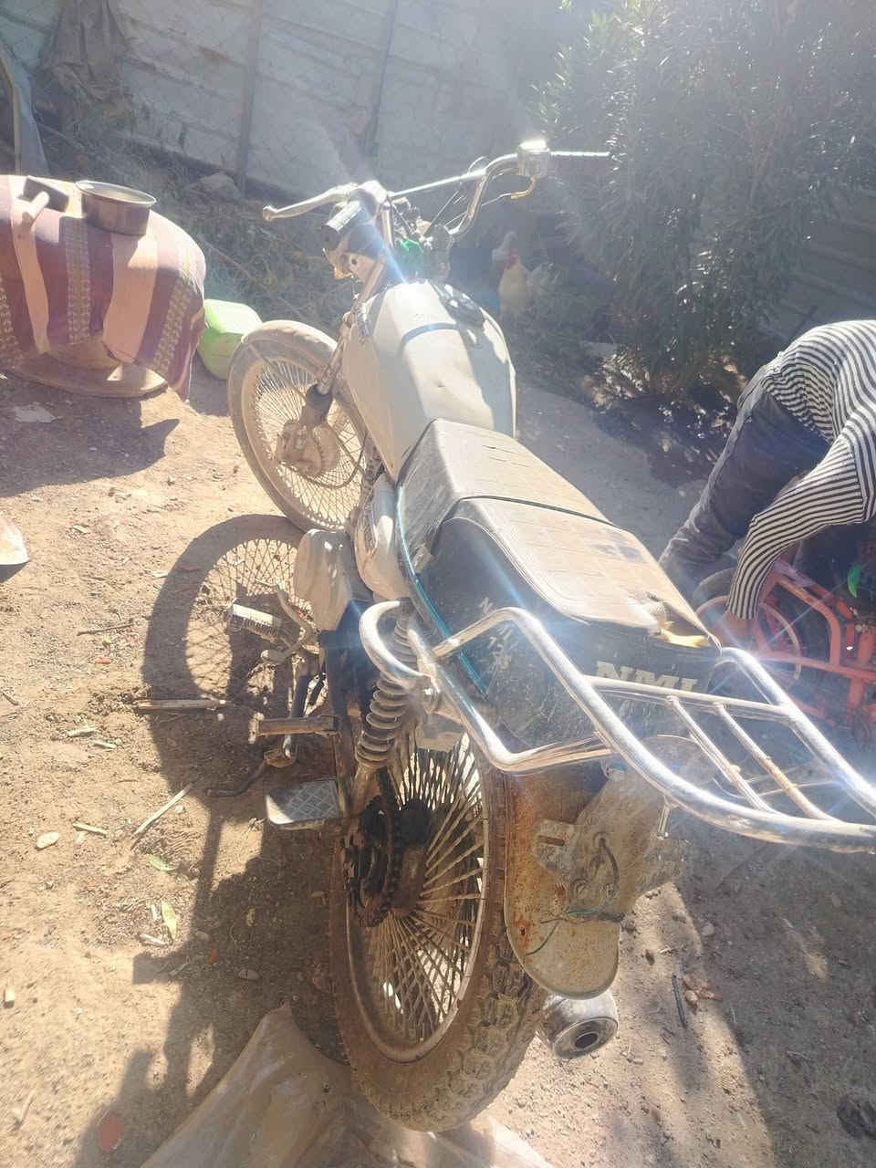 دراجه للبيع عايزه شويه ترتيب مكان نجف نداء شارع 60 أوراق سكنر سكنر***********
