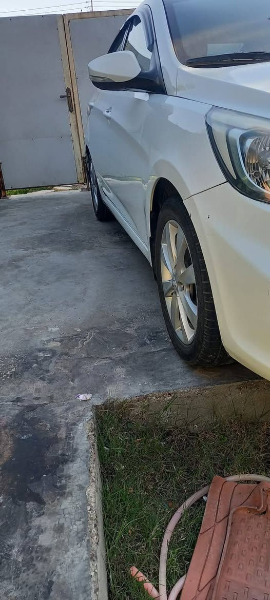 السلام عليكم اكسنت مديل ١٦خليجيه ماشيه ١٠٠ بيه بارد بل الداير الجاملغ الخلفي وصبغ دعاميه اماميه وبيه دمار بل الباب موضح بل الصوره والسونرموجود بي كل التفاصيل مكان السياره بغداد حي الجهاد محرك كير مكفولات حجم المحرك 16
السعر١١٠ رقم صاحب السياره***********اني مكلف بل النشرخابر ع صاحب السياره رجاء
