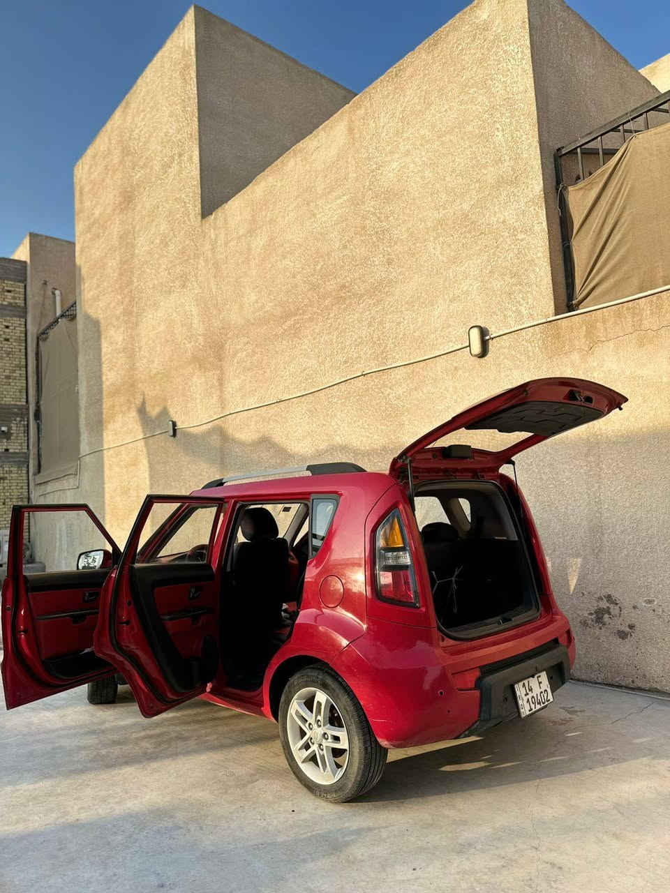 السلام عليكم كيا صول 2012خليجيه  البيع محرك وكير كفاله بدي نضيف بي قليل دحجات تجي بعينك وشوف سياره مالت بنيه يعني لا متعوبه ولا شي 115 بيها مجال مكاني البصره جبيله
للتواصل ***********
