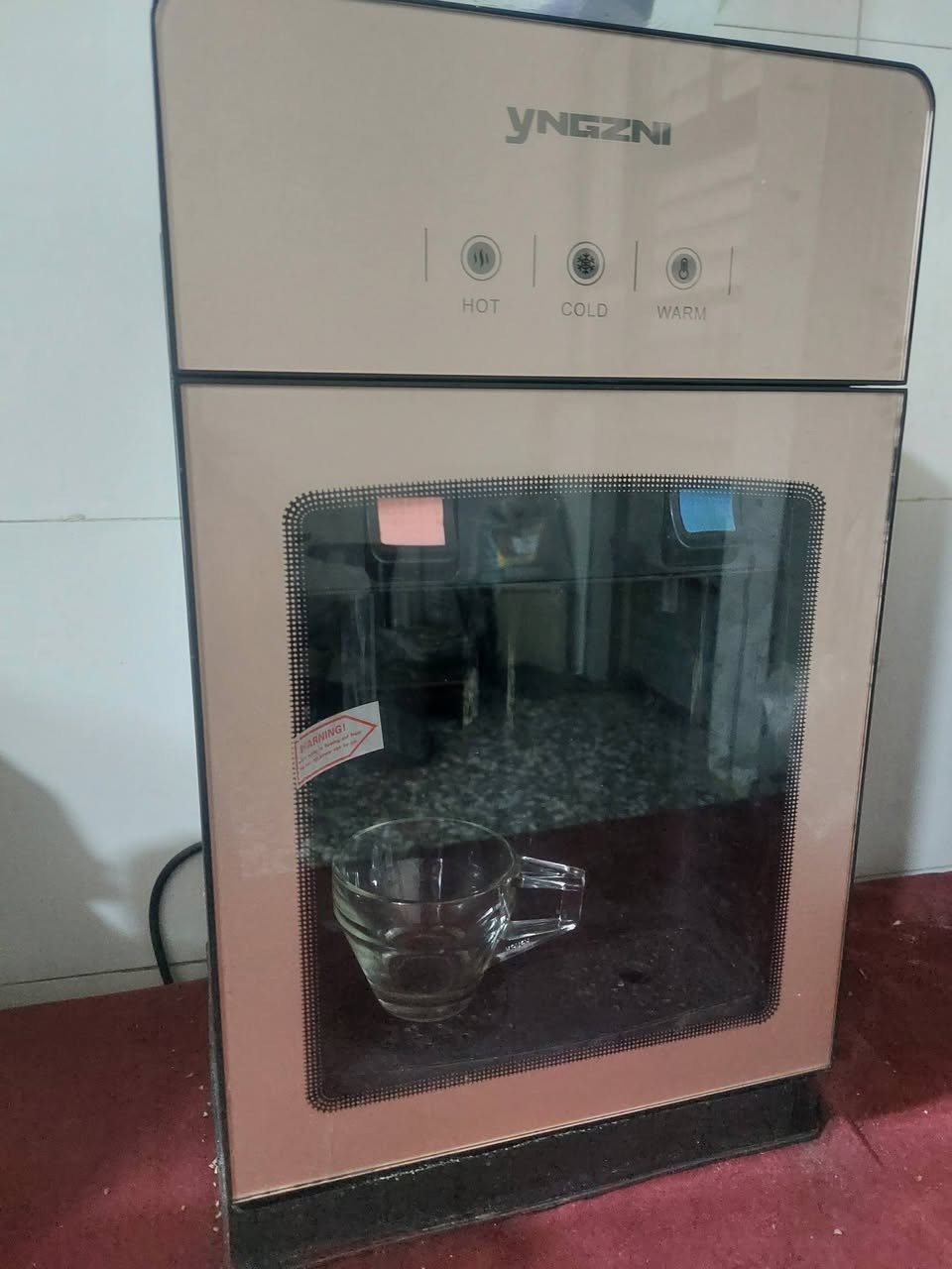 للبيع غراض منزل للبيع كاونتر ١٢٥ ثلاجه ٢٥٠ حجم كبير براد ٤٠ شغال حار وبارد وهيتر فان جديد ٢٥ مكاني الخطيب الزراعي قرب الهياكل للاتصال ***********
