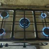 طباخ • نضيف • شغال