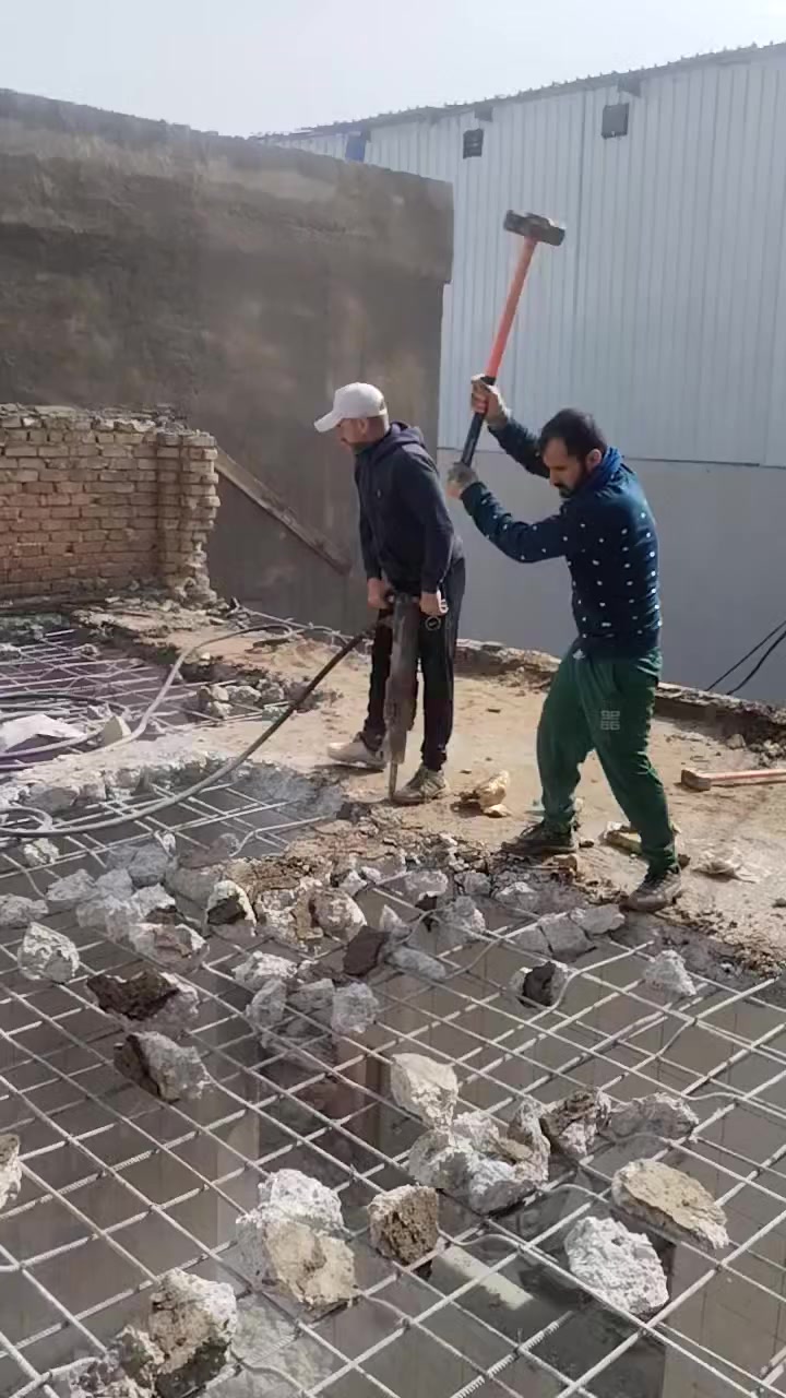 تفليش الدور ورفع الانقاض بموادة فقط وتعديل الارضيه مع تحياتي للجميع ***********
