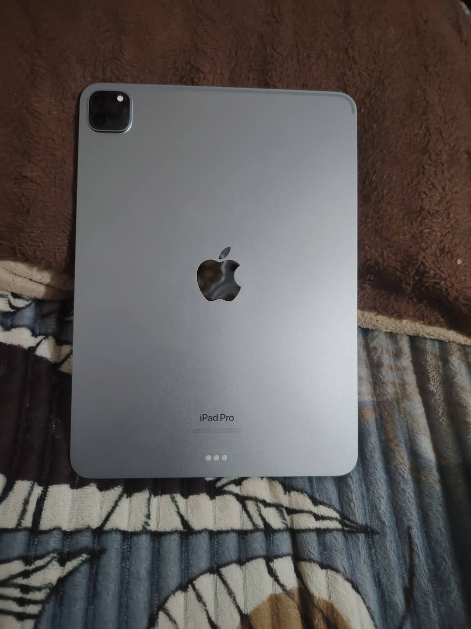 خوان سلام عليكم شباب عندي ايباد ١١ ام توه ايباد بعده جديد كلش وشرط مابيه اييي شي ولا شخط ولا كسر وين ماتريد تفحص افحص الذاكره ١٢٨ / البطاريه مامتاكد منه بس اقتعد ٨٥ / والشحن ماله خير من الله والحسن مستخدمينه فقط بس دراسه مكاني ناصريه توصيل ماعندي؛ السعر 650 / وبيه مجال حك الجيه الرقم والاستفسارا *********** /مامتواجد على الفيس واتساب /
