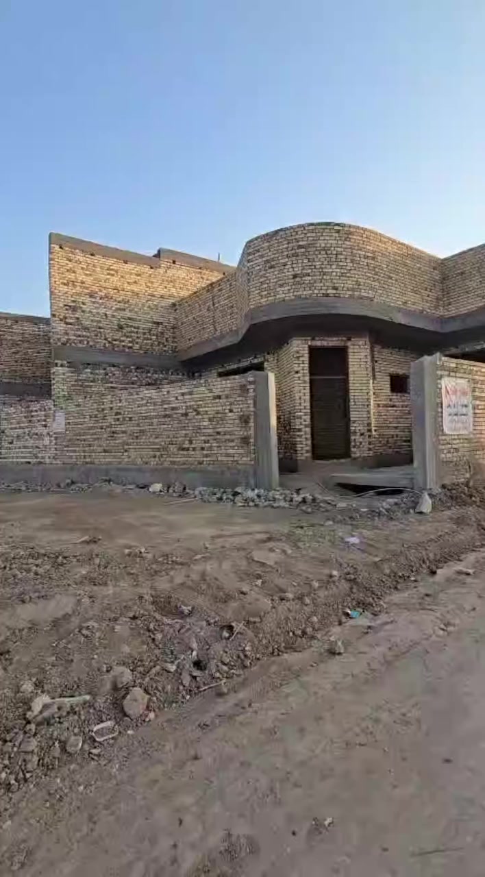 دار سكن 🏠 للبيع : التقيه الثالثه 
الموقع / قرب مجمع الروان بدايه المجمع  عشارع العام

المساحه : 240   ريكن
الواجهه : 10 م✔️

تفاصيل البيت يتكون من طابق واحد 👇🏽
_____________________________________

صاله ومطبخ واستقبال وغرفتين نوم 🛌🛌 وكراج سياره وخدمات 🛀🏻

ملاحظة / البيت كامل بناء كونكريت مسلح 👍
_____________________________________
مراجعه مكتب العاصمة العنوان ام الخيل ساحه الاحتفالات قرب البلديه باداره حسين حامد
                           علماً ( الدار غير مسكون ) 
_____________________________________
الاستفسار الاتصال ⬇️ واتساب واتصال رجاء***********
