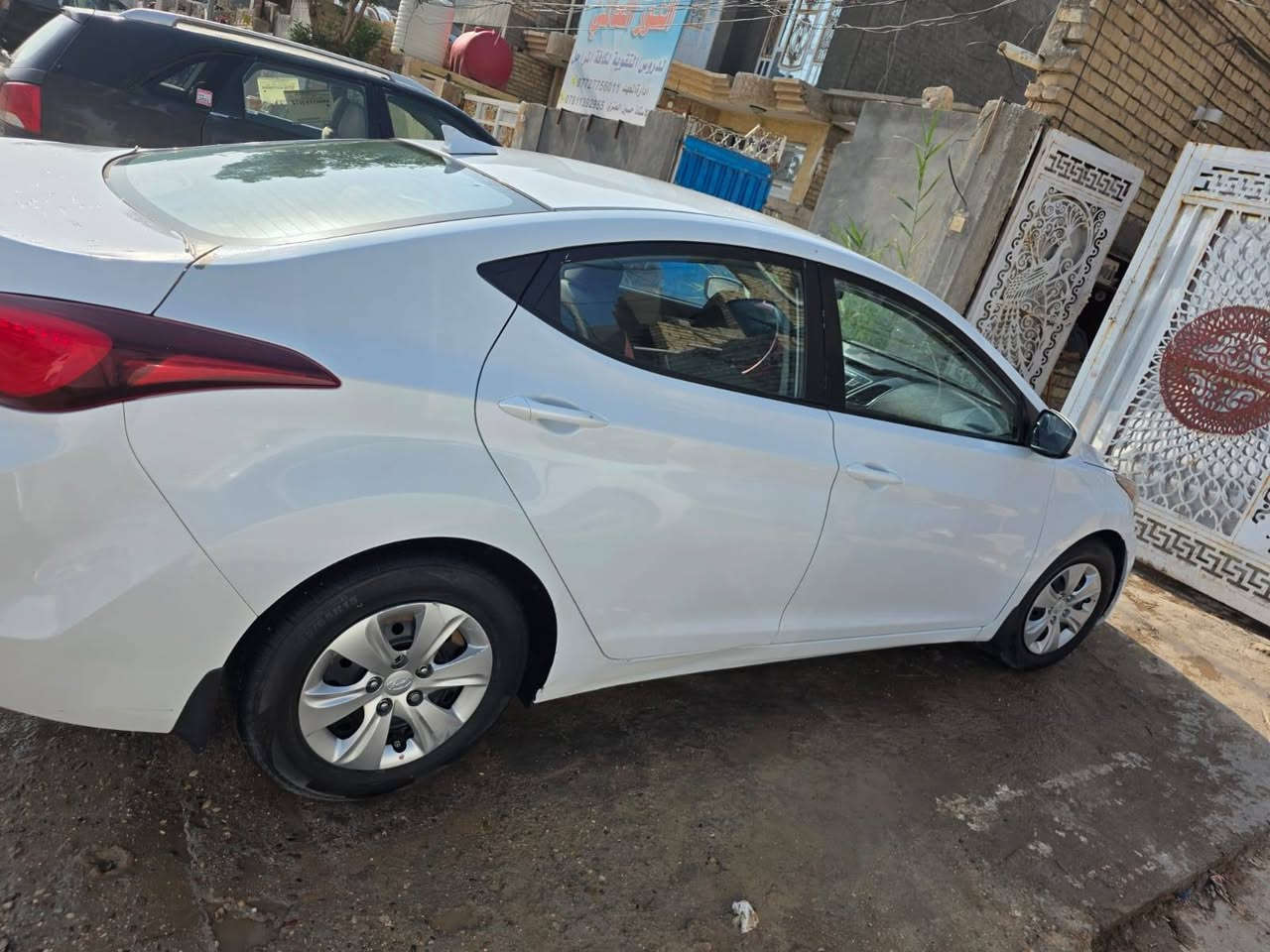 اللنترا ٢٠١٦ بيضه رقم بابل امريكي مكينه ٢٠٠٠ دوش
ضربه امريكا خشم البنيد 
بالعراق رش باب السائق والخلف اثر شخط بدون معجون 
السياره كله ليبل واحد ونضيفه كلش 
السعر ١١٥ وبيها مجال  
للاستفسار اكثر 
الاتصال. 
***********
مكلف ب النشر.
