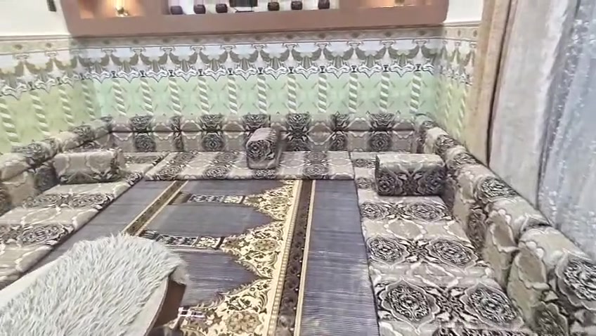 جلسه عربيه ١٤ متر نضيفات كلش تجي تشوف بعينك سعر ٢٠٠ مكان بصره حيانيه***********

