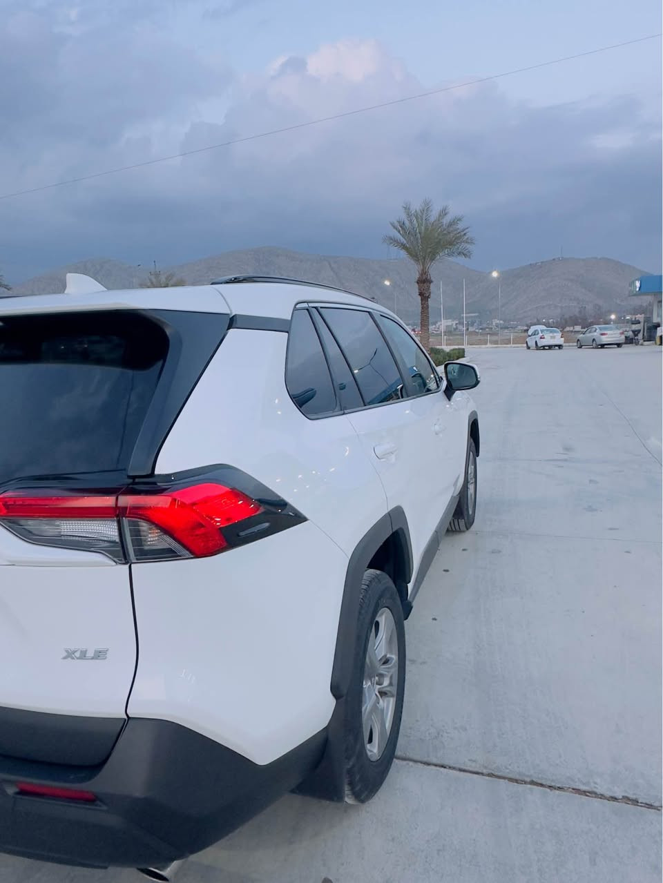 تۆیۆتا راف ڤۆر2024
XLE
ڤول قەپات مواسەفات
تەنها دەبل اکسل نیە
یەک پەلەی بۆیاغە لە بۆنید
بئ ناوگرتن بئ ئارباگ هەمووی سەلامەتە
هیج گڵۆپی دەشبولی پینیە
هەموو کارەبای بەشەرت
لەهەموو لاشەی نوکە قەڵەمی پێوەنیە
بئ تحدیلو شوختو قۆپ
٣٥هەزاررۆشتوە
کاتی نەشکاوە٣ مانگی هەیە
٢٤٨$گەڵاو محاملە
رانیە
*********** أربيل, العراق
