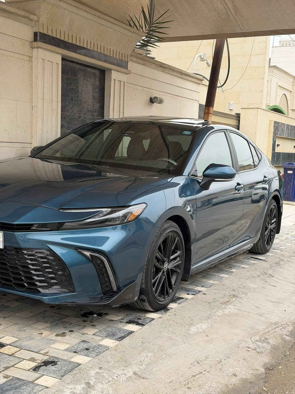 كامري 2025 SE
فول مواصفات ماشية 16 الف كيلو متر 
الحادث جاملغ وبنيد بدون صبغ وبدون ايرباك 
العنوان بغداد / ***********

