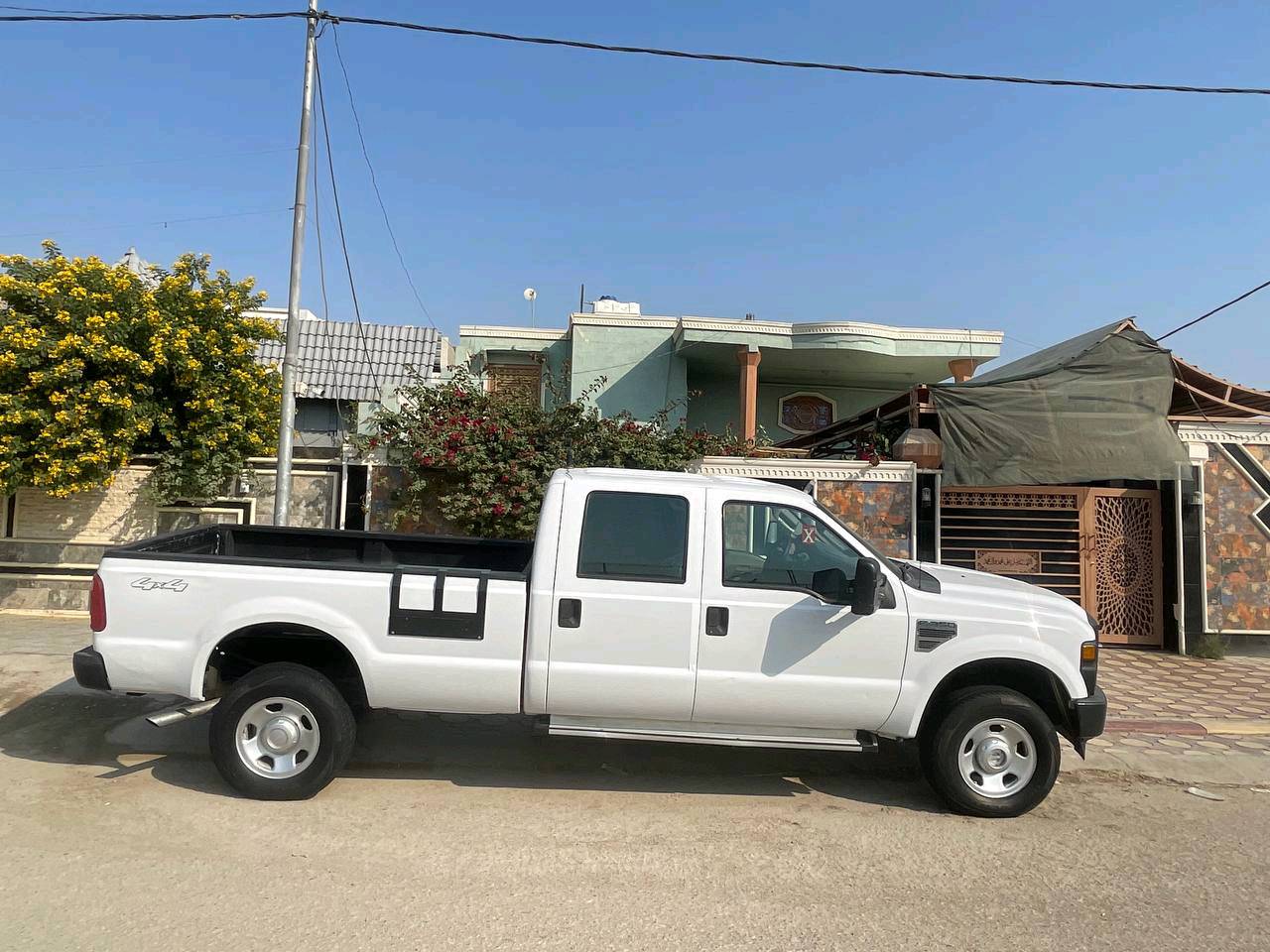 فورد للبيع كفاله عامه خليجي دخول جديد رقم اربيل الانكلزي الجديد كفاله من الشخط مكينه 10 سلندر بانزين ماشيه 80 ميل السياره جديده مضمومه ....يرهم مراوس بكريت ويل 2020.2021مديل  مراوس بكريت 