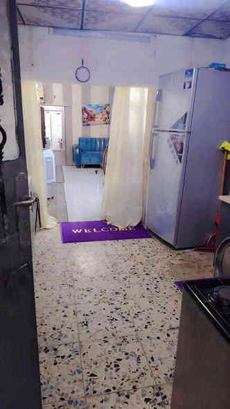 سلام عليكم بيت تجاوز للبيع
مكانه ابو دشير ثاني شارع بسواق الرياض 
قريب عل تبليط او فارغ نفس الدقيقه اسلمك البيت 
مجاري عل رئيسي ماء كهرباء سحب نت كله جاهز 
مابي اي نقص نضيف اشكد متدخيل سقوف ثانويه 
السعر 11او بي مجال

غرفتين نوم وستقبال مع خدمات كامله 

اذا اتحبون اكو قسم من الغراض اويا هم للبيع 

الاستفسار
***********بي واتساب
ملاحضه غير متواحد عل تعليقات ولا عل ماسنجر 
عل رقم حصراً تحياتي للجميع بغداد
