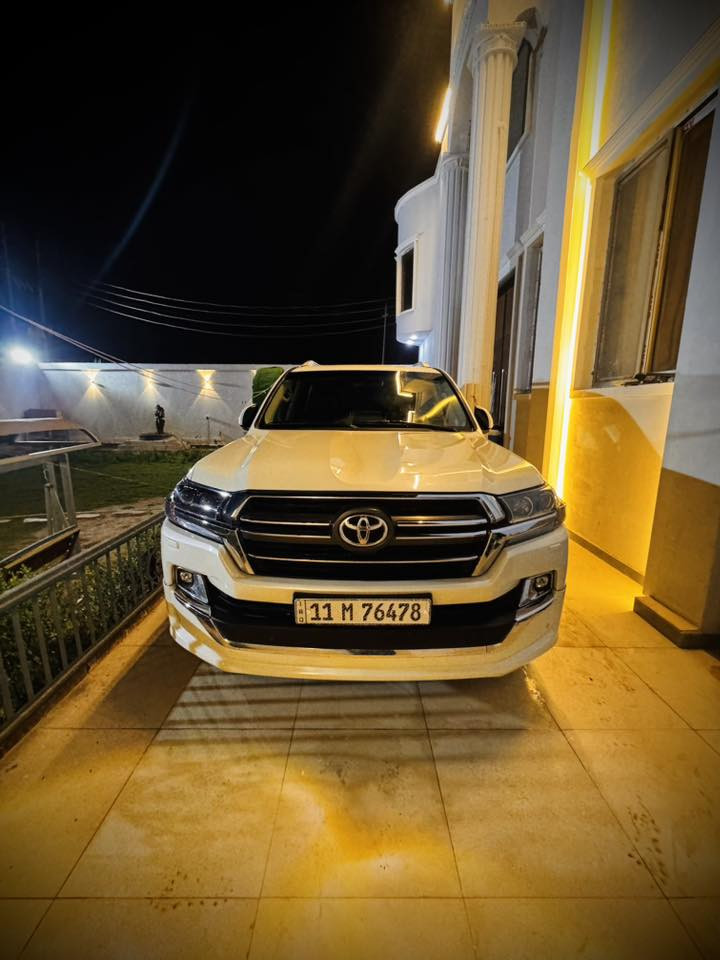 السلام عليكم لاندكروز 2020
كراند تورنك 
 مكفوله من صبغ ولبارد 
السعر530ورقة
فول موصفات 
فتحه
بصمه 
كشنات جلد وكهرباء 
3شاشات 
دبل ماوس 
باب خلفي كهرباء 
زراك لايت 
مري جانبيه قلاب 
شاحن واير ليس 
تشغيل عن بعد 
4بصمات 
حساس امامي خلفي 
سياره جديده فقط بنيد مبدل
للتصال***********
